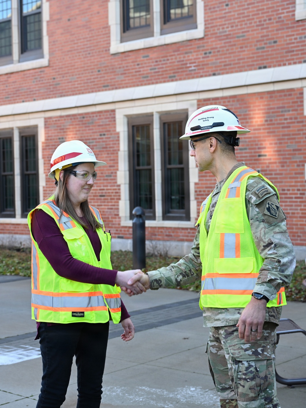 USACE honors Jamie Wasielewski with Division Commander Coin