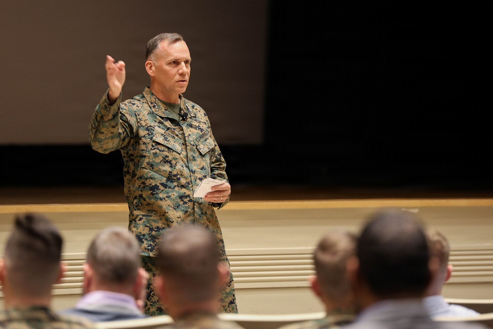 CD&amp;I Recognizes Civilian Excellence