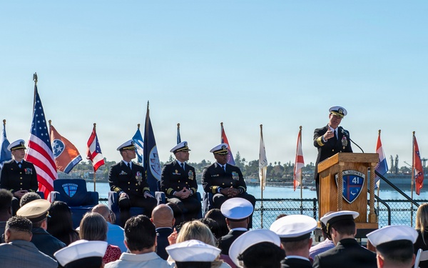 SWOBOSS Guest Speaks for the Sterett's Change of Command Ceremony
