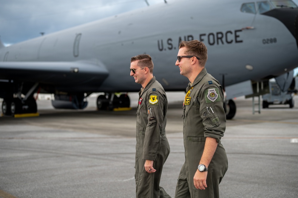 Brothers in Flight: Twin Pilots Share the Sky