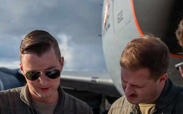 Brothers in Flight: Twin Pilots Share the Sky