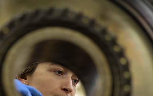 Abraham Lincoln conducts routine maintenance