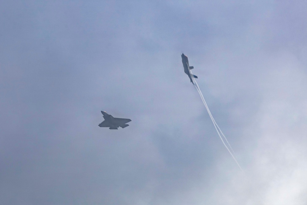 Abraham Lincoln conducts flight operations