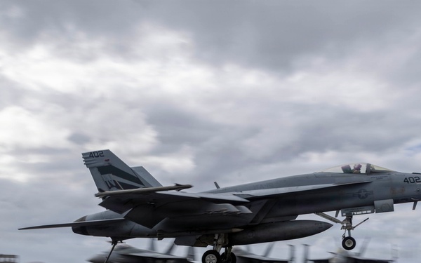 Abraham Lincoln conducts flight operations