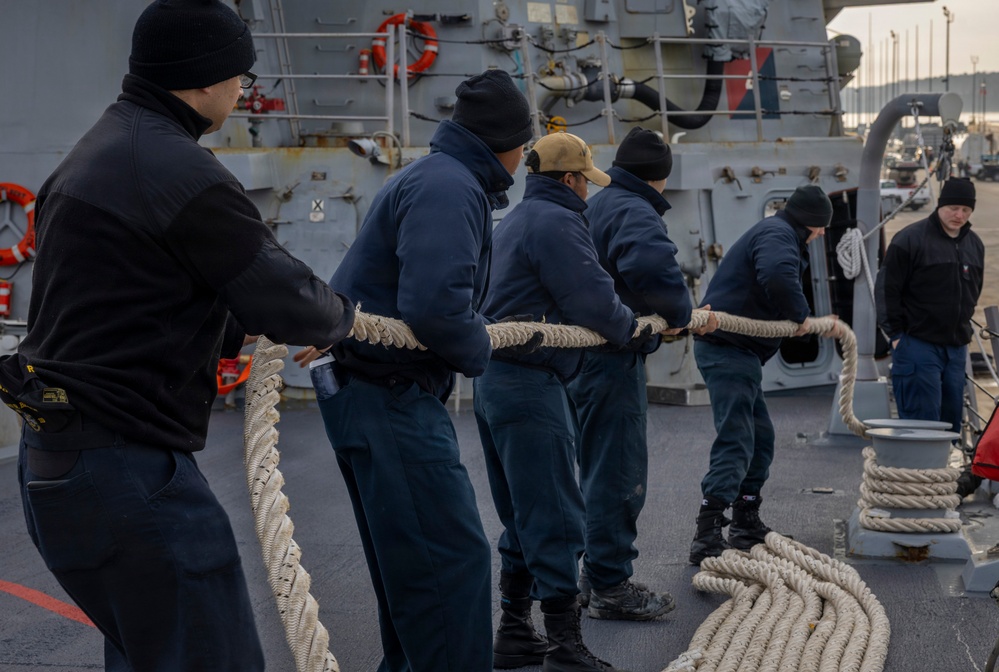 USS Delbert D. Black (DDG119) Departs Naval Weapon Station Yorktown