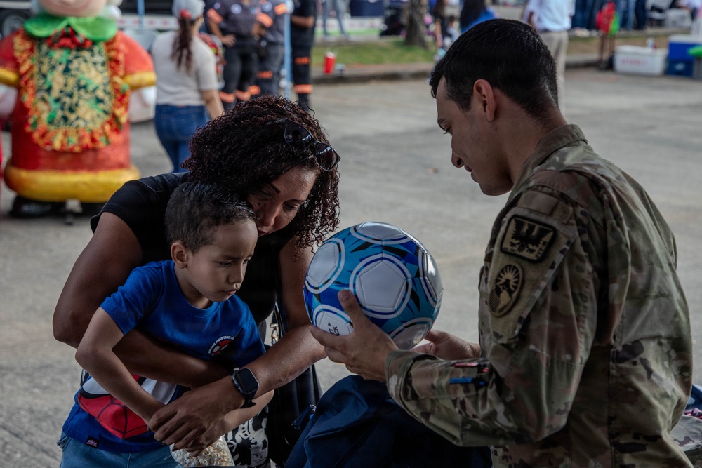 U.S. Army donates gifts during Tour Firmeza in Panama City, Panama