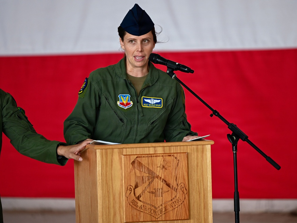 552nd Operations Group Welcomes New Commander