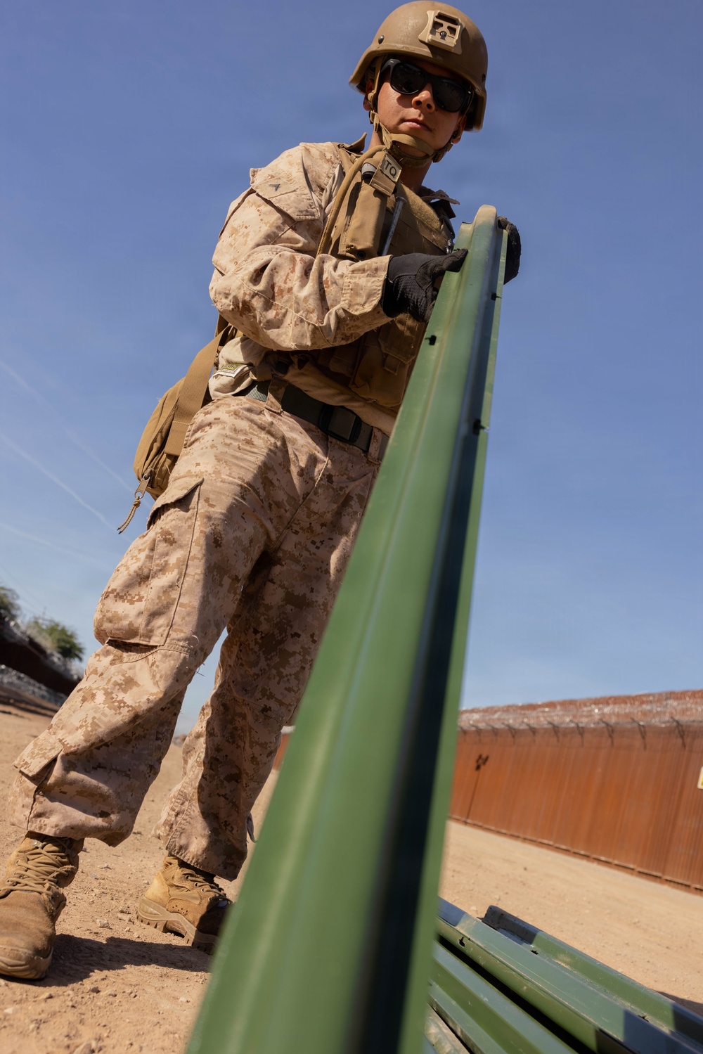 JTS-SB Marines transport concertina wire to the southern border