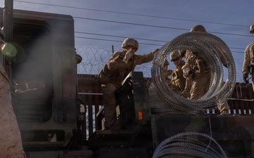 JTS-SB Marines transport concertina wire to the southern border