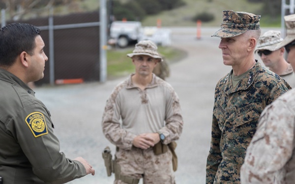 Commanding General, I Marine Expeditionary Force, visits JTF-SB