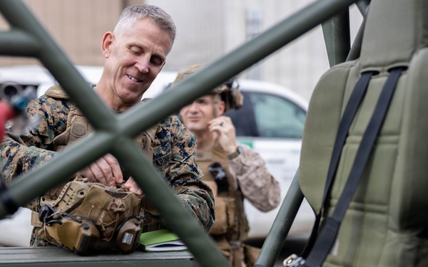 Commanding General, I Marine Expeditionary Force, visits JTF-SB