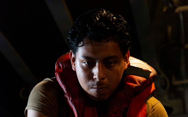 Abraham Lincoln conducts a fueling-at-sea with Henry J. Kaiser