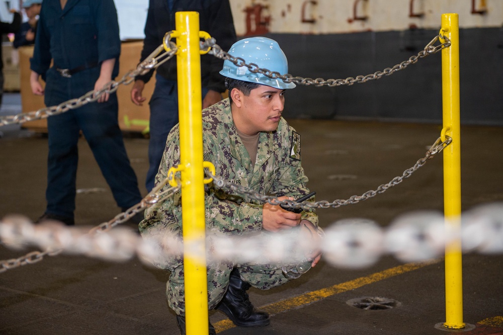 USS Carl Vinson (CVN 70) Daily Operations