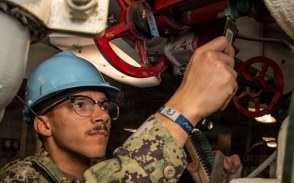 USS Carl Vinson (CVN 70) Daily Operations