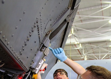 KC-135 Maintenance