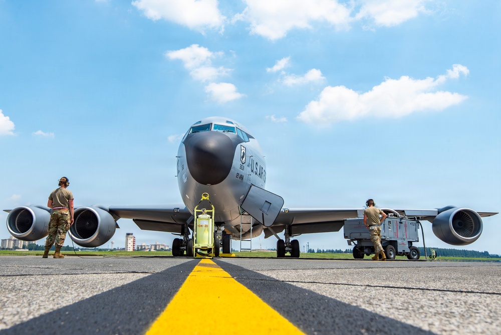 REFORPAC 25: KC-135 pre-flight