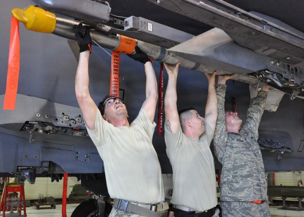 Weapons load competition pits east coast Reserve wings in battle to be the best