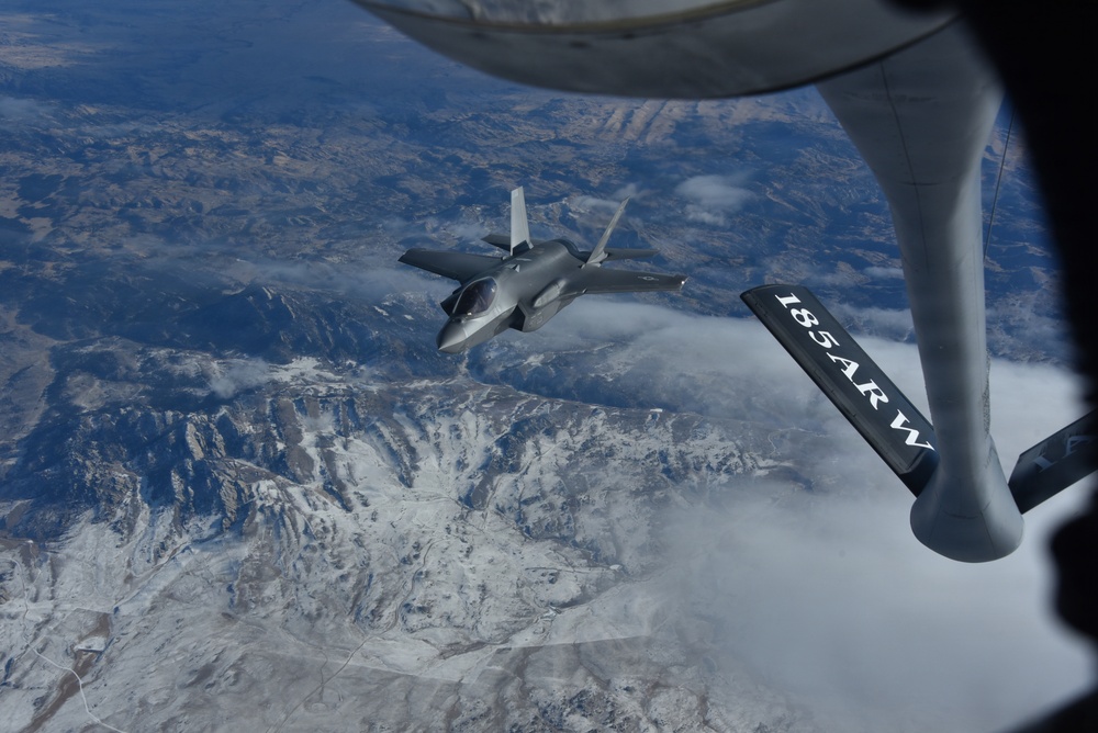 F-35A Lightning II refueling