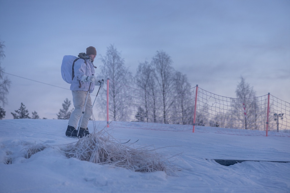 Recon Marines sharpen winter warfighting skills