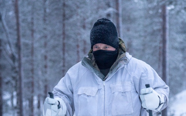 Recon Marines sharpen winter warfighting skills