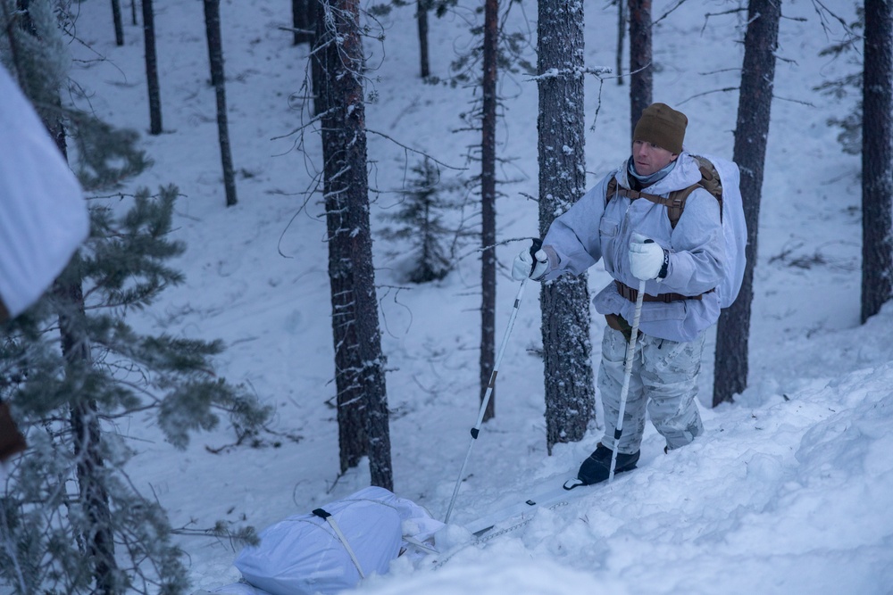 Recon Marines sharpen winter warfighting skills