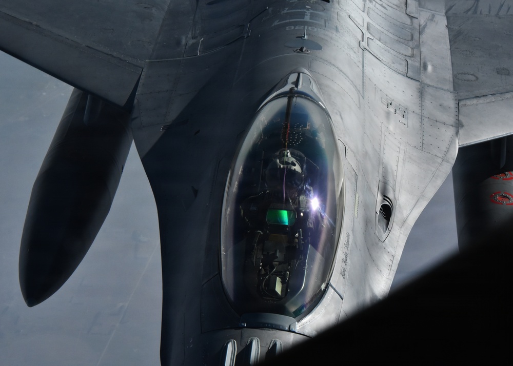 185th ARW conducts mid-air refueling