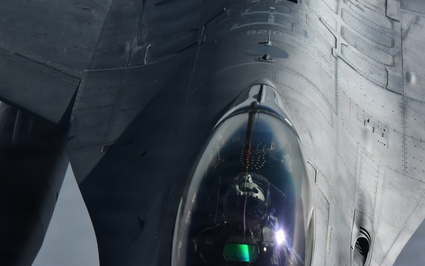 185th ARW conducts mid-air refueling