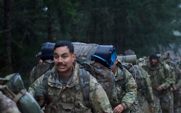 The long road to success: Washington National Guard Soldiers prep for expert E2B assessment