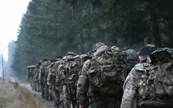 The long road to success: Washington National Guard Soldiers prep for expert E2B assessment