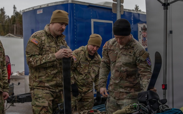 10th Mountain Division Partners with FIS Aerials World Cup