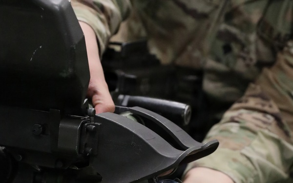 3-161 Soldiers conduct weapons lanes for E2B preparation