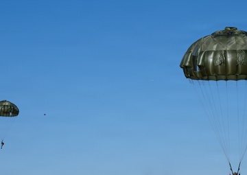 U.S., Japan Ground Self-Defense Force commence New Year’s Jump