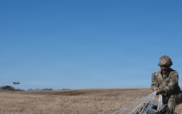 U.S., Japan Ground Self-Defense Force commence New Year’s Jump