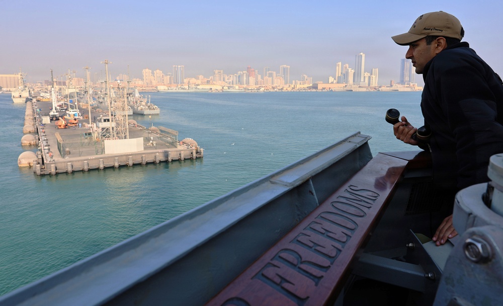 USS Roosevelt (DDG 80) Conducts Sea-and-Anchor Evolution in Manama, Bahrain