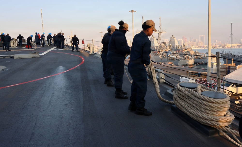 USS Roosevelt (DDG 80) Conducts Sea-and-Anchor Evolution in Manama, Bahrain