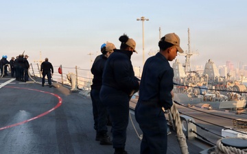 USS Roosevelt (DDG 80) Conducts Sea-and-Anchor Evolution in Manama, Bahrain