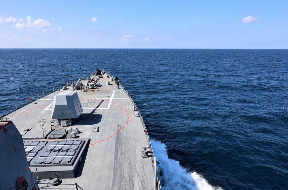 USS Roosevelt (DDG 80) Transits the Arabian Gulf
