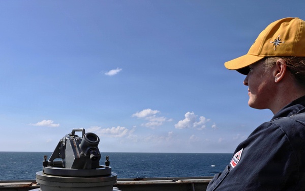 USS Roosevelt (DDG 80) Transits the Arabian Gulf