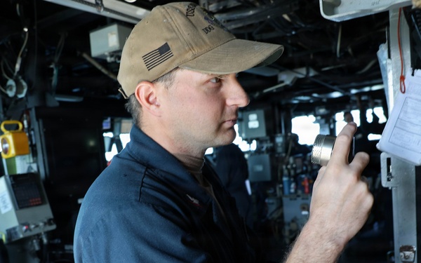 USS Roosevelt (DDG 80) Transits the Arabian Gulf