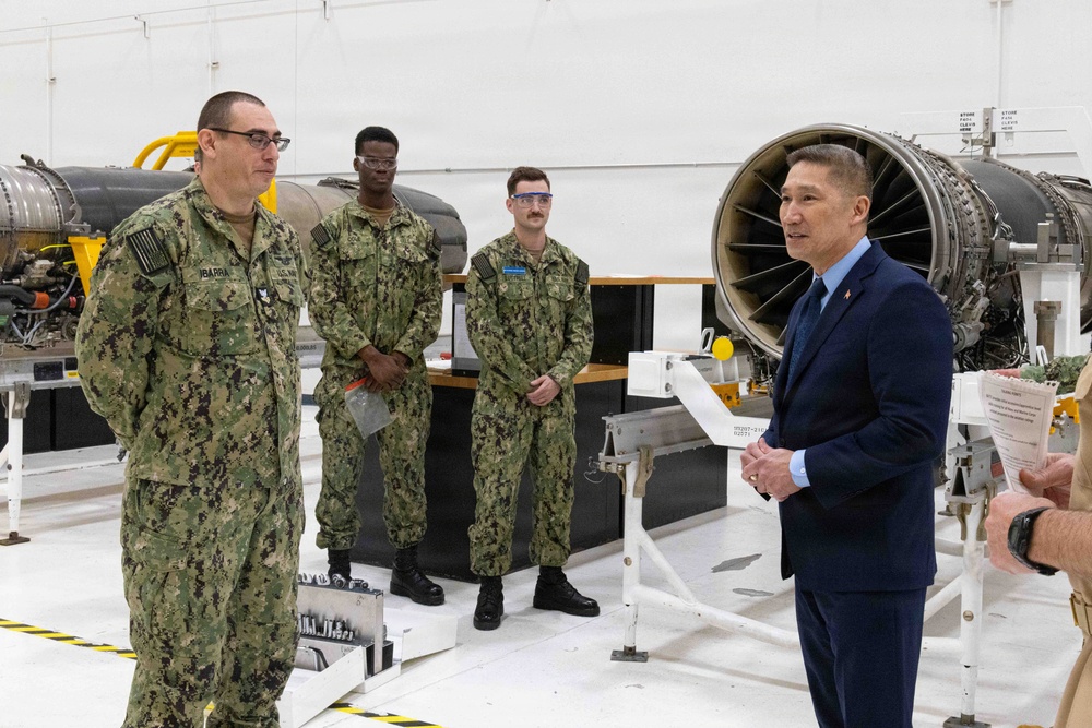 Under Secretary of the Navy visits NAS Pensacola, NATTC and NETC