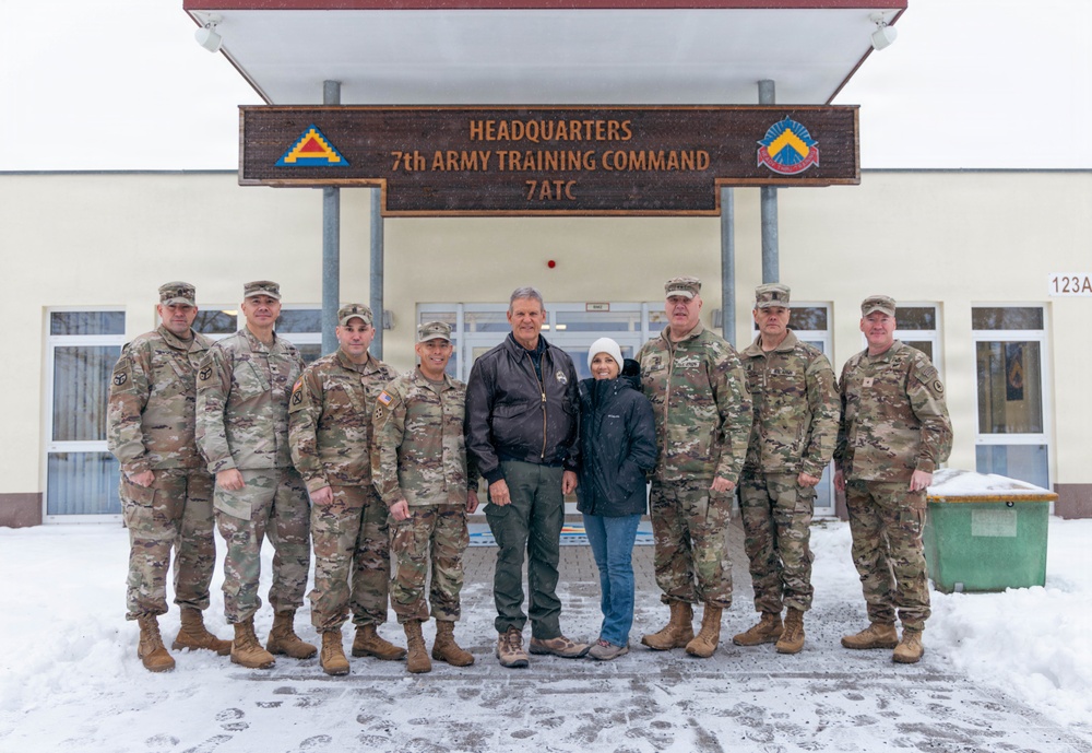 Tennessee Governor Visits Joint Multinational Training Group–Ukraine