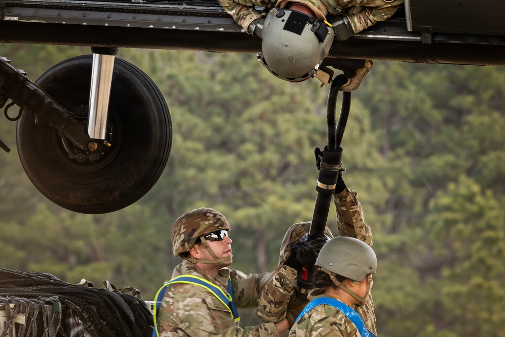 U.S. Army Ordnance School conducts sling load operations for its ammunition specialist trainees