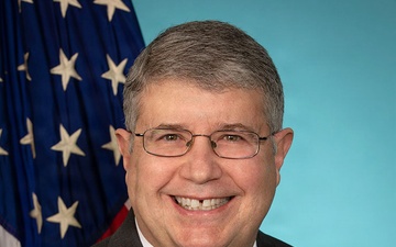 NUWC Division Newport engineer earns DON Superior Civilian Service Award