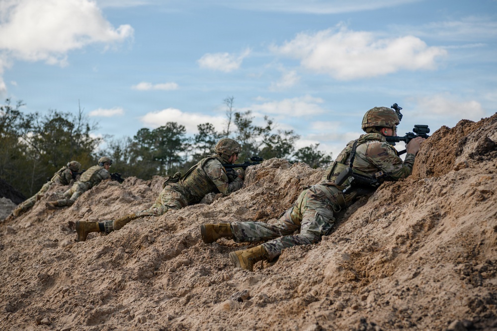 2-124 Infantry Regiment Soldiers conduct squad tactics at CBJTC