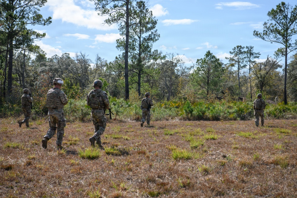 2-124 Infantry Regiment Soldiers conduct squad tactics at CBJTC