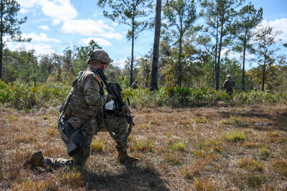 2-124 Infantry Regiment Soldiers conduct squad tactics at CBJTC