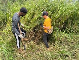 Hawaii Military &amp; Civilians Give Back to Ko'olau Foundation