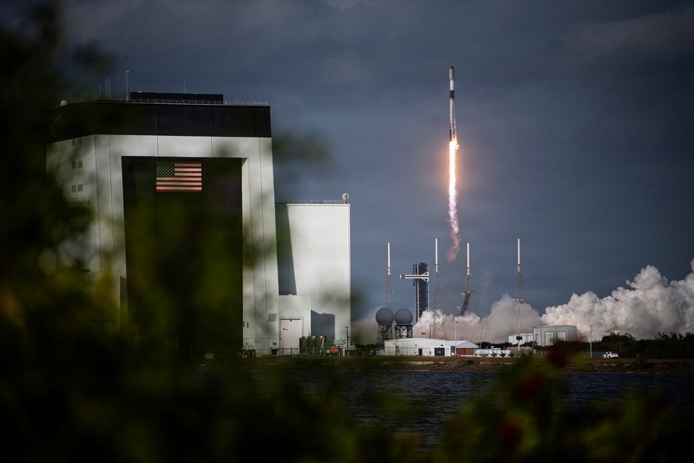 Starlink 6-97 Launches from Cape Canaveral Space Force Station