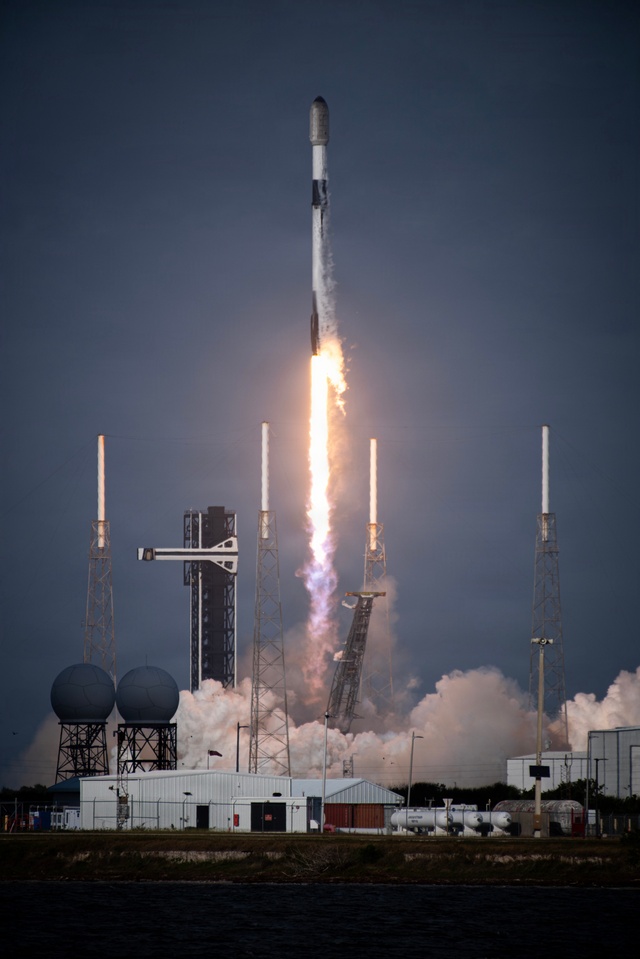 Starlink 6-97 Launches from Cape Canaveral Space Force Station