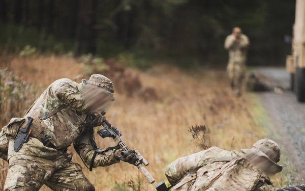 1SFG(A) Green Berets conduct Small Unit Tactics